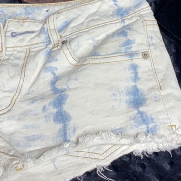 AEO Stone / Acid Washed Denim Shorts - Size 6 - Picture 11 of 13